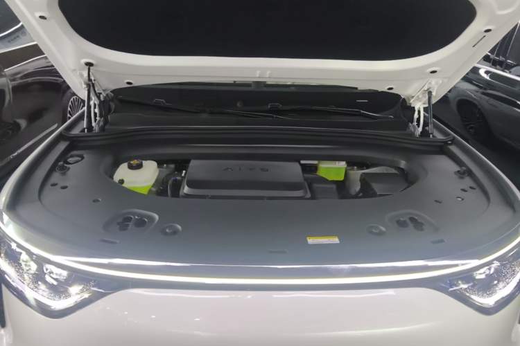 Used Hima AITO M8 2025 Extended-Range Max+ Version 53.4 kWh 5-Seater Edition Engine Bay