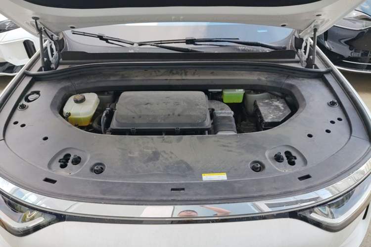 Used Hima AITO M8 2025 Extended-Range Ultra Version 53.4 kWh 6-Seater Edition Engine Bay
