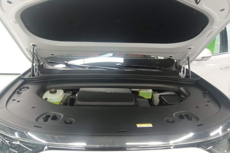 Used Hima AITO M8 2025 Extended-Range Ultra Version 53.4 kWh 5-Seater Edition Engine Bay