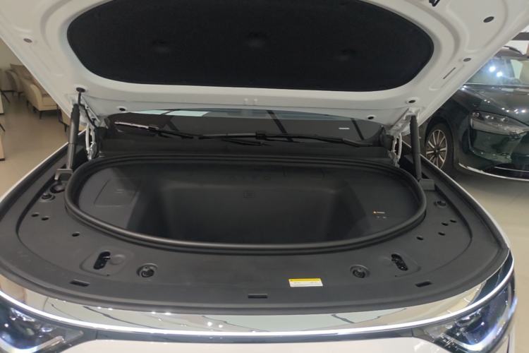 Used Hima AITO M8 2025 Model Pure Electric Max+ Five-Seat Long-Range Version Engine Bay