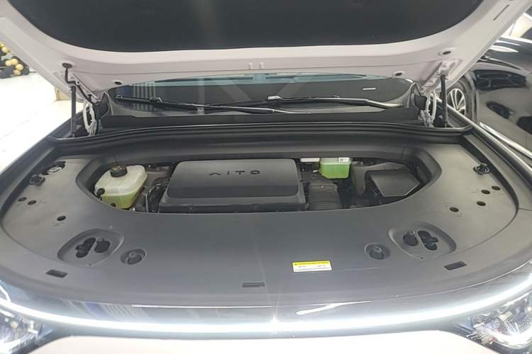 Used Hima AITO M8 2025 Extended-Range Max+ Version 53.4 kWh 6-Seater Edition Engine Bay