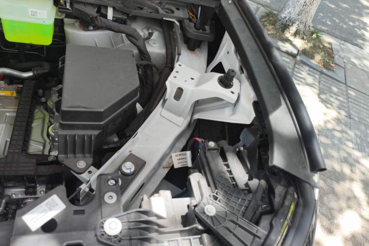 Used Hima AITO M8 2025 Extended-Range Max+ Version 53.4 kWh 6-Seater Edition Engine Bay Left