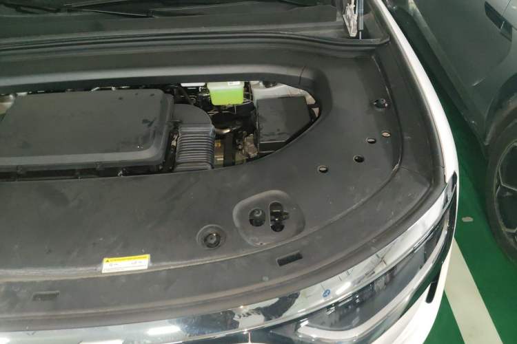 Used Hima AITO M8 2025 Extended-Range Max+ Version 53.4 kWh 6-Seater Edition Engine Bay Left
