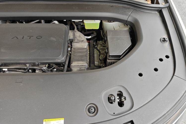 Used Hima AITO M8 2025 Extended-Range Max+ Version 53.4 kWh 6-Seater Edition Engine Bay Left