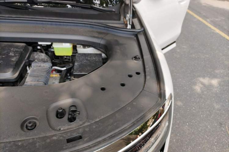 Used Hima AITO M8 2025 Extended-Range Ultra Version 53.4 kWh 5-Seater Edition Engine Bay Left