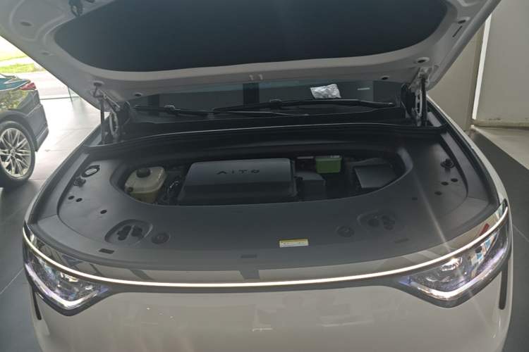 Used Hima AITO M8 2025 Extended-Range Max+ Version 53.4 kWh 6-Seater Edition Engine Bay