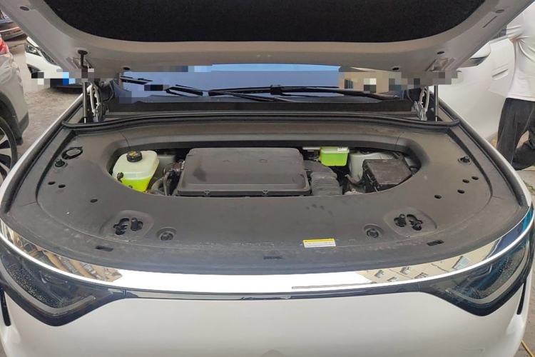 Used Hima AITO M8 2025 Extended-Range Ultra Version 53.4 kWh 6-Seater Edition Engine Bay