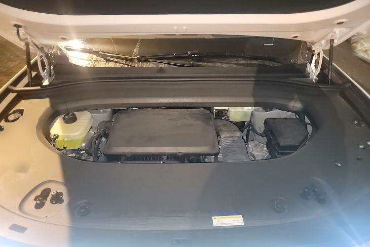 Used Hima AITO M8 2025 Extended-Range Max+ Version 53.4 kWh 6-Seater Edition Engine Bay