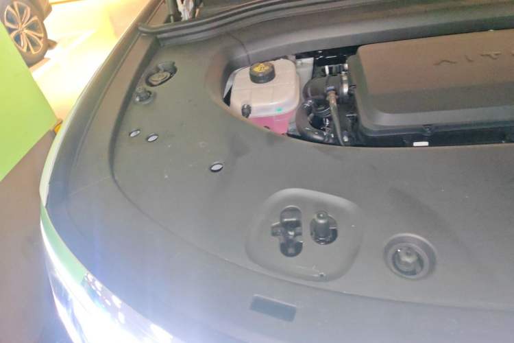 Used Hima AITO M8 2025 Extended-Range Max+ Version 53.4 kWh 6-Seater Edition Engine Bay Right
