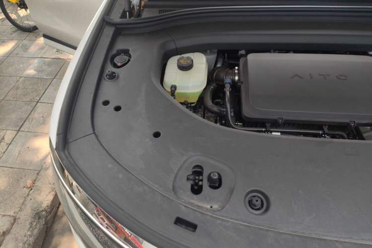 Used Hima AITO M8 2025 Extended-Range Max+ Version 53.4 kWh 6-Seater Edition Engine Bay Right