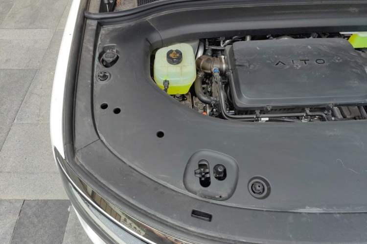 Used Hima AITO M8 2025 Extended-Range Max+ Version 53.4 kWh 6-Seater Edition Engine Bay Right