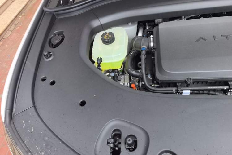 Used Hima AITO M8 2025 Extended-Range Max+ Version 53.4 kWh 6-Seater Edition Engine Bay Right