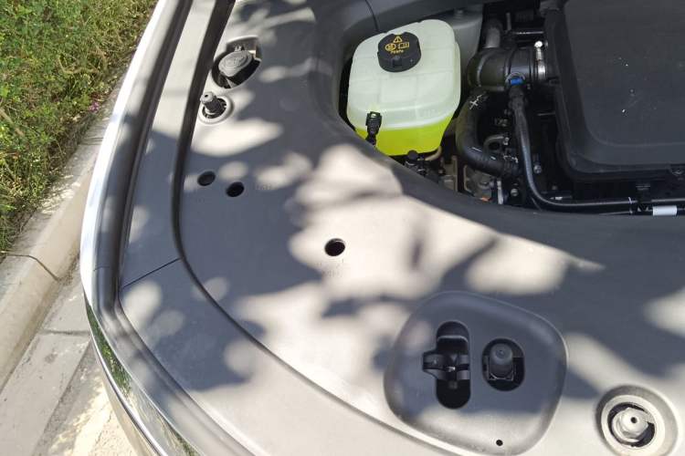 Used Hima AITO M8 2025 Extended-Range Max+ Version 53.4 kWh 6-Seater Edition Engine Bay Right