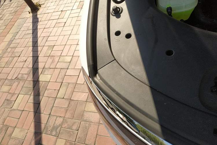 Used Hima AITO M8 2025 Extended-Range Max+ Version 53.4 kWh 6-Seater Edition Engine Bay Right