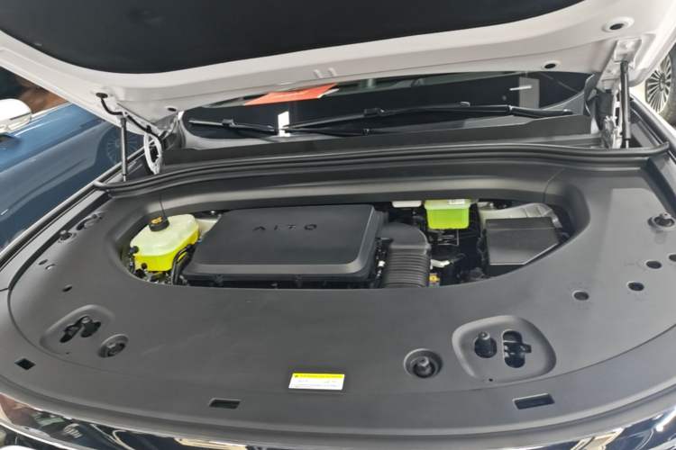 Used Hima AITO M8 2025 Extended-Range Ultra Version 53.4 kWh 6-Seater Edition Engine Bay