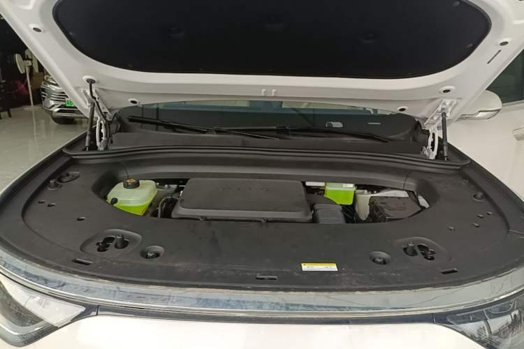 Used Hima AITO M8 2025 Extended-Range Ultra Version 53.4 kWh 5-Seater Edition Engine Bay