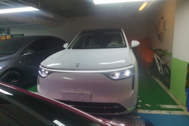 Used Hima AITO M8 2025 Extended-Range Max+ Version 53.4 kWh 6-Seater Edition Exterior 1