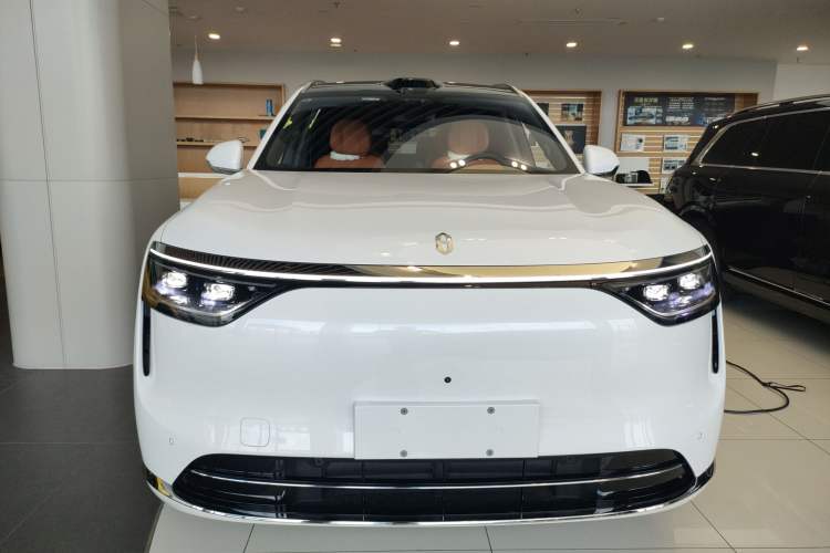 Used Hima AITO M8 2025 Extended-Range Max+ Version 53.4 kWh 6-Seater Edition Exterior 1
