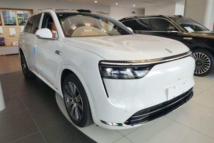 Used Hima AITO M8 2025 Extended-Range Max+ Version 53.4 kWh 6-Seater Edition Exterior 2