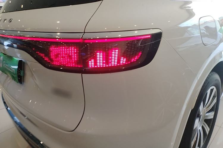 Used Hima AITO M8 2025 Extended-Range Max+ Version 53.4 kWh 6-Seater Edition Exterior 3