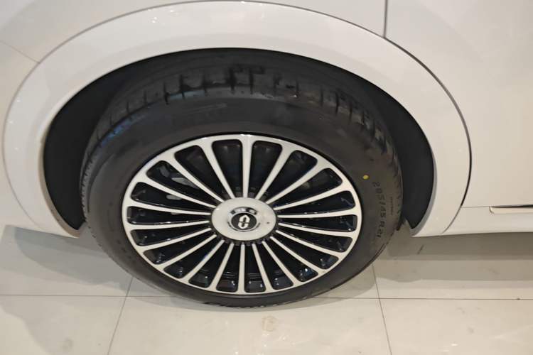 Used Hima AITO M8 2025 Extended-Range Max+ Version 53.4 kWh 6-Seater Edition Exterior 5