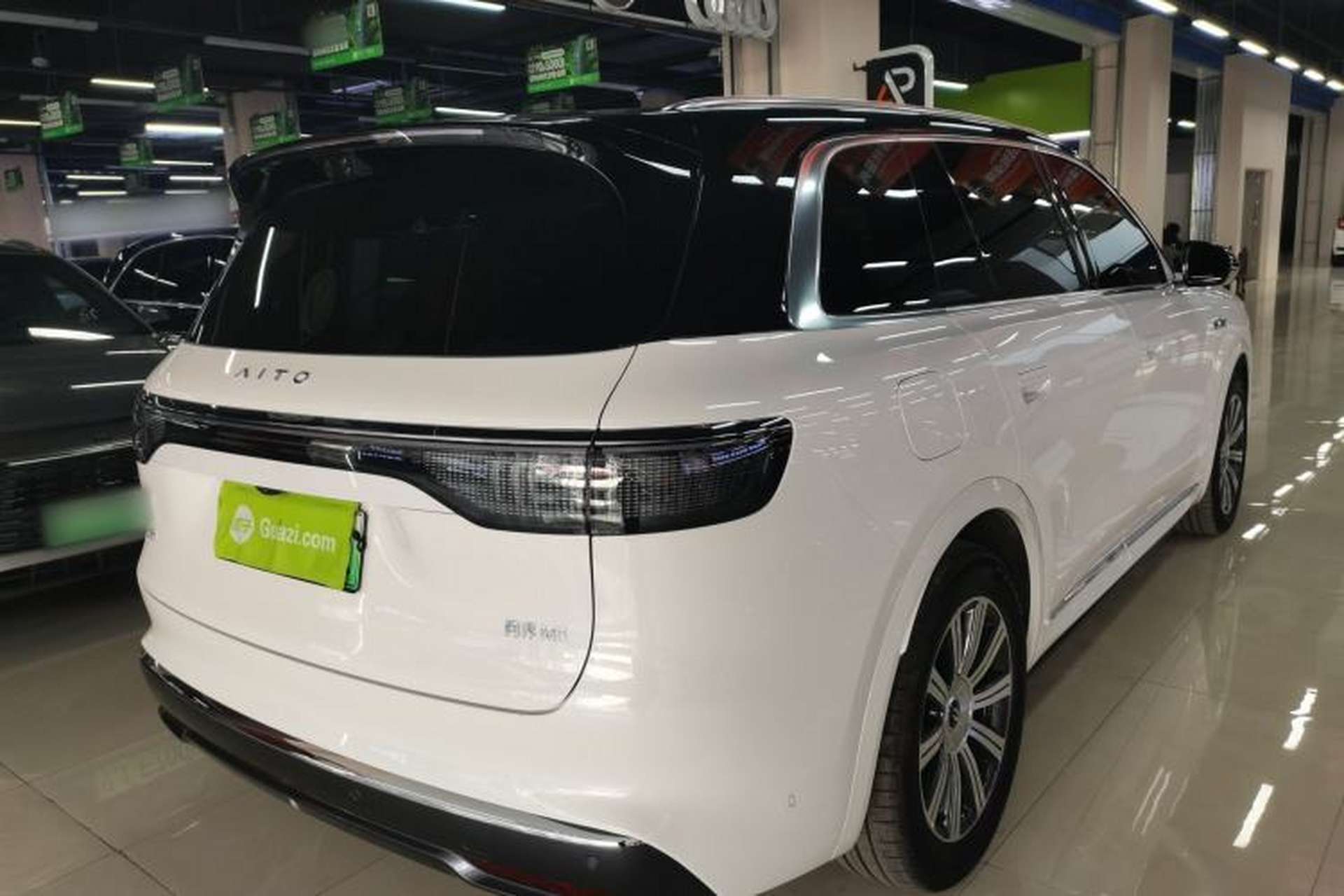 Used Hima AITO M8 2025 Extended-Range Max+ Version 53.4 kWh 6-Seater Edition Exterior 5