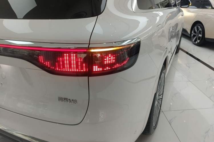 Used Hima AITO M8 2025 Extended-Range Max+ Version 53.4 kWh 5-Seater Edition Exterior 6