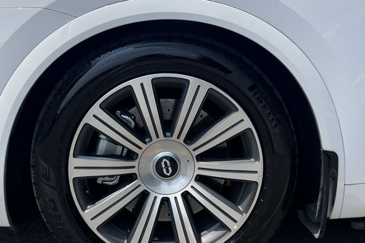 Used Hima AITO M8 2025 Extended-Range Max+ Version 53.4 kWh 5-Seater Edition Exterior 6