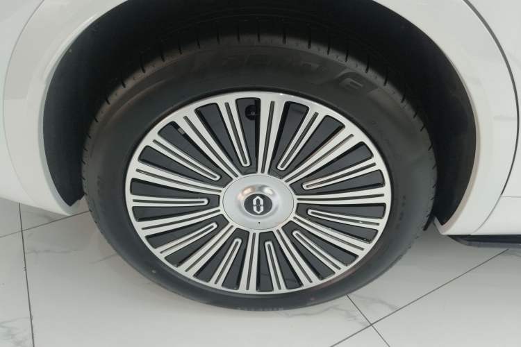 Used Hima AITO M8 2025 Extended-Range Max+ Version 53.4 kWh 5-Seater Edition Exterior 8