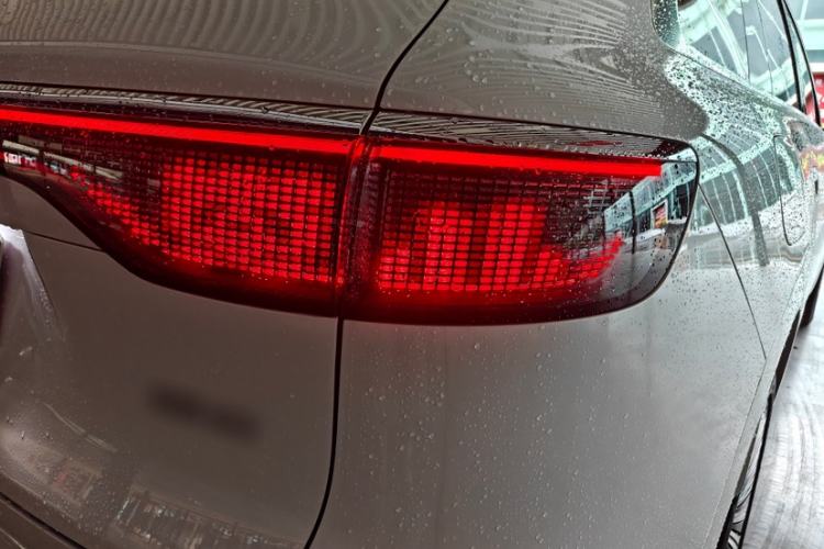 Used Hima AITO M8 2025 Extended-Range Ultra Version 53.4 kWh 6-Seater Edition Exterior 8