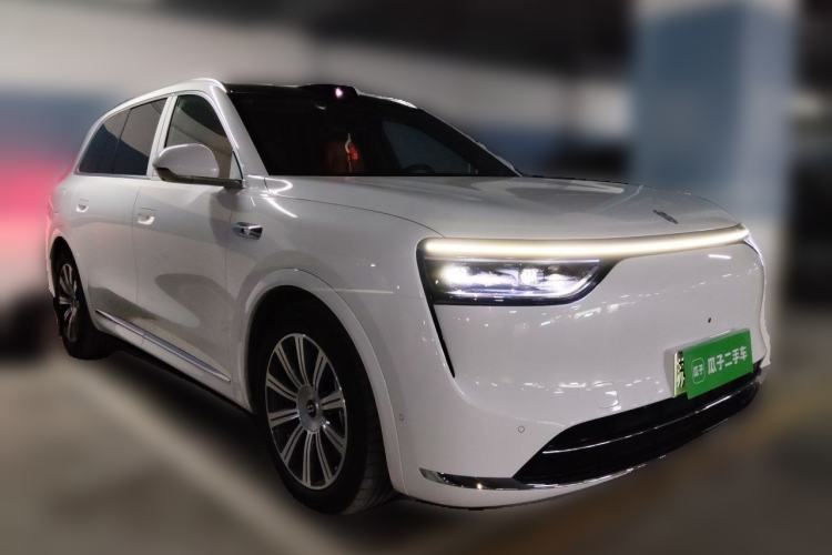 Used Hima AITO M8 2025 Extended-Range Max+ Version 53.4 kWh 6-Seater Edition Front Right 45 Deg