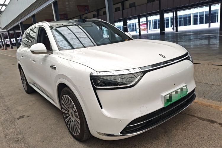 Used Hima AITO M8 2025 Extended-Range Ultra Version 53.4 kWh 6-Seater Edition Front Right 45 Deg