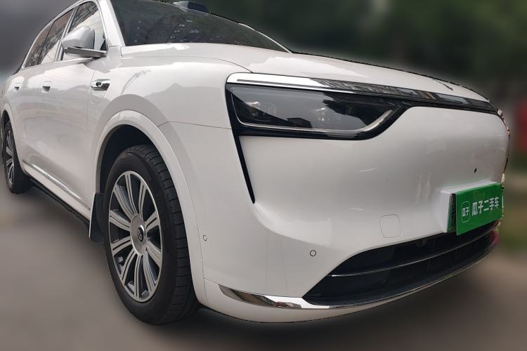 Used Hima AITO M8 2025 Extended-Range Max+ Version 53.4 kWh 5-Seater Edition Front Right 45 Deg