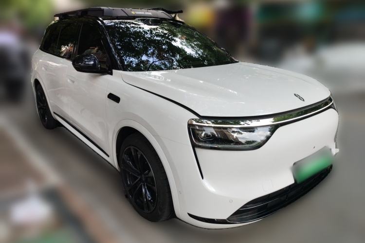 Used Hima AITO M8 2025 Extended-Range Ultra Version 53.4 kWh 5-Seater Edition Front Right 45 Deg
