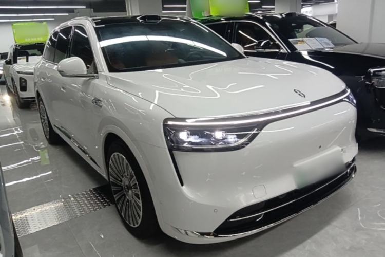 Used Hima AITO M8 2025 Extended-Range Ultra Version 53.4 kWh 5-Seater Edition Front Right 45 Deg