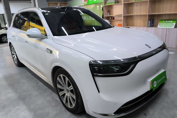 Used Hima AITO M8 2025 Extended-Range Max+ Version 53.4 kWh 5-Seater Edition Front Right 45 Deg