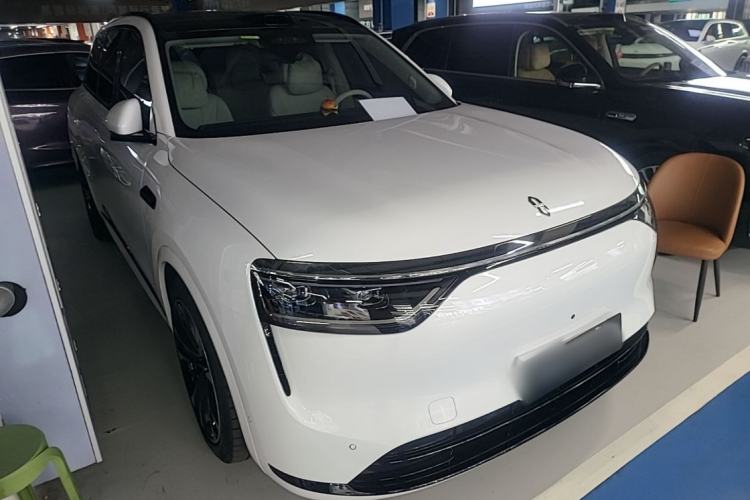 Used Hima AITO M8 2025 Extended-Range Max+ Version 53.4 kWh 5-Seater Edition Front Right 45 Deg