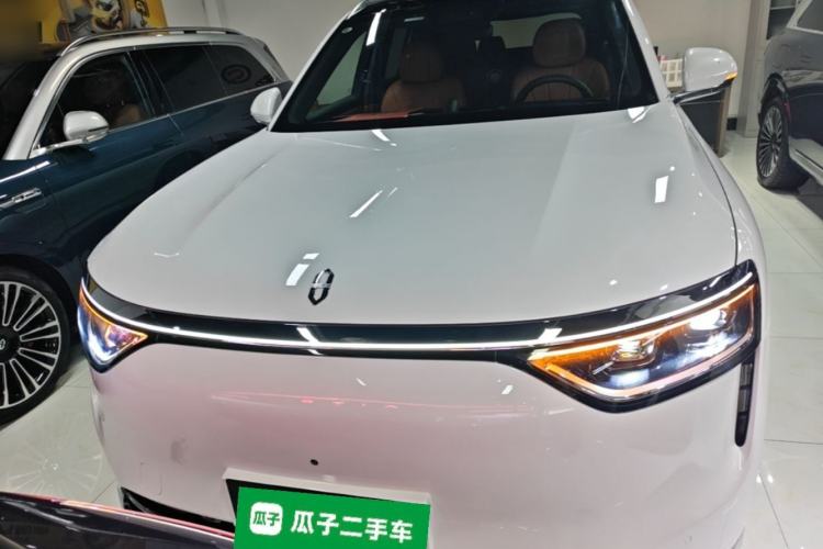 Used Hima AITO M8 2025 Extended-Range Ultra Version 53.4 kWh 6-Seater Edition Front