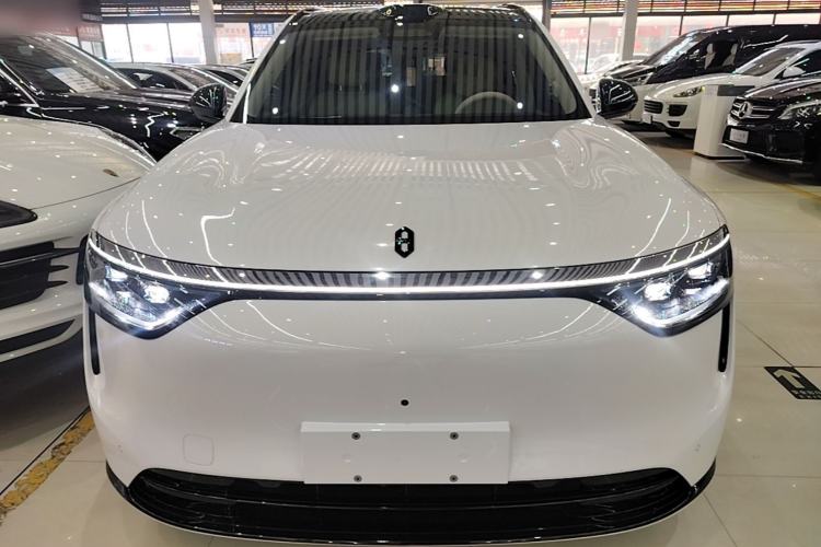 Used Hima AITO M8 2025 Extended-Range Max+ Version 53.4 kWh 6-Seater Edition Front