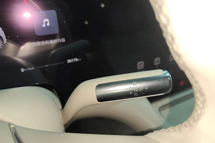Used Hima AITO M8 2025 Extended-Range Max+ Version 53.4 kWh 6-Seater Edition Gear Lever