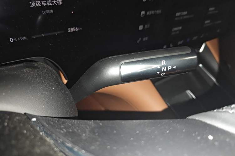 Used Hima AITO M8 2025 Extended-Range Max+ Version 53.4 kWh 5-Seater Edition Gear Lever