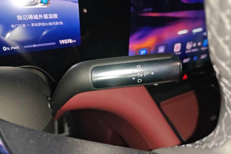 Used Hima AITO M8 2025 Extended-Range Ultra Version 53.4 kWh 6-Seater Edition Gear Lever