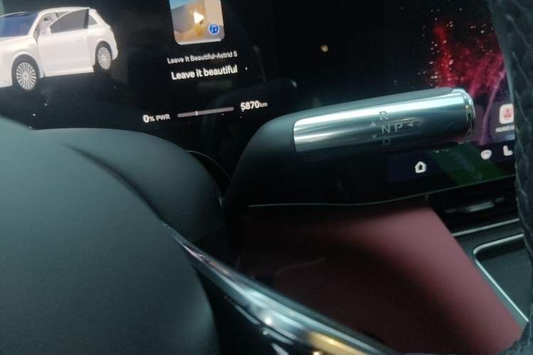 Used Hima AITO M8 2025 Extended-Range Max+ Version 53.4 kWh 5-Seater Edition Gear Lever