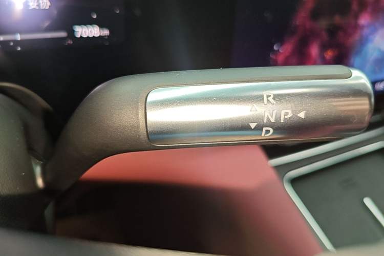 Used Hima AITO M8 2025 Extended-Range Ultra Version 53.4 kWh 5-Seater Edition Gear Lever