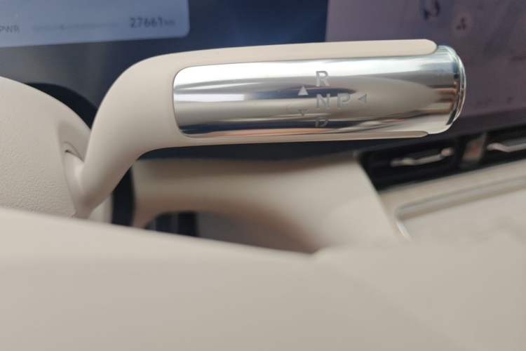 Used Hima AITO M8 2025 Model, Pure Electric Max+ Six-Seat Long-Range Version Gear Lever