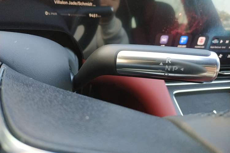 Used Hima AITO M8 2025 Extended-Range Max+ Version 53.4 kWh 6-Seater Edition Gear Lever
