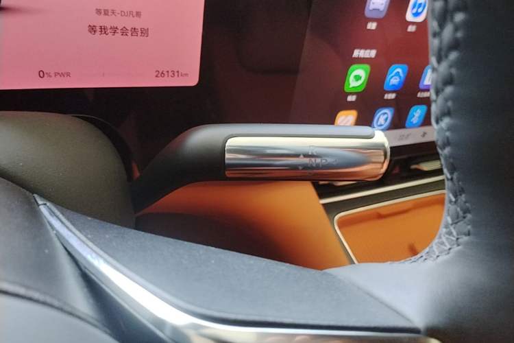 Used Hima AITO M8 2025 Extended-Range Max+ Version 53.4 kWh 6-Seater Edition Gear Lever