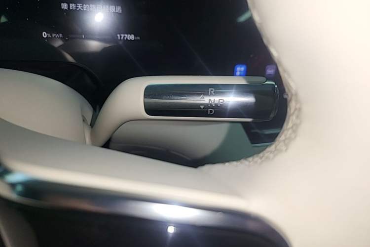 Used Hima AITO M8 2025 Extended-Range Max+ Version 53.4 kWh 5-Seater Edition Gear Lever