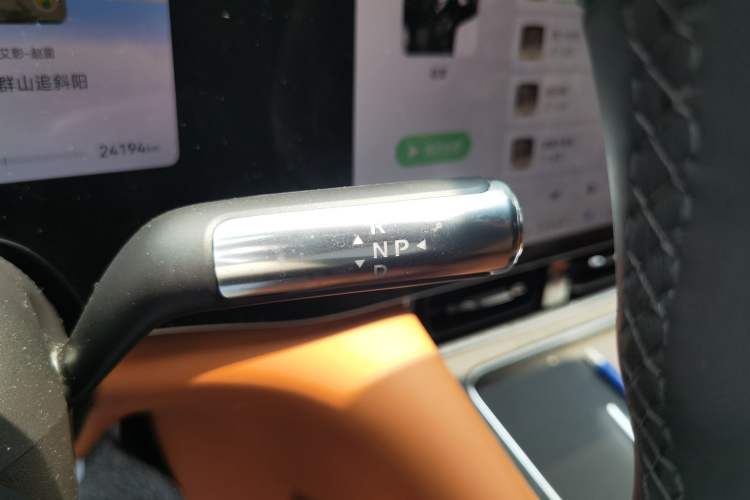 Used Hima AITO M8 2025 Extended-Range Max+ Version 53.4 kWh 5-Seater Edition Gear Lever