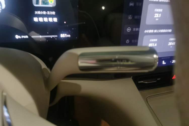 Used Hima AITO M8 2025 Extended-Range Max Version 37 kWh 5-Seater Gear Lever
